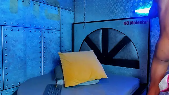 XXX chat uživo modela ArisStonne