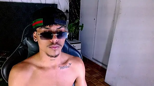 Angel_foxc13: απευθείας συνομιλία ΧΧΧ