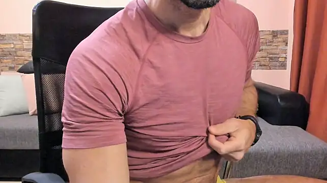 Show de HotHunkTrainer na webcam
