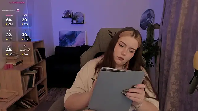 Chat +18 de CoraMiel ao vivo