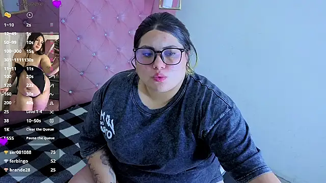 צ'אט XXX בשידור חי של Dreamboo__