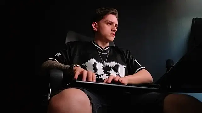FelixStarkk live XXX chat