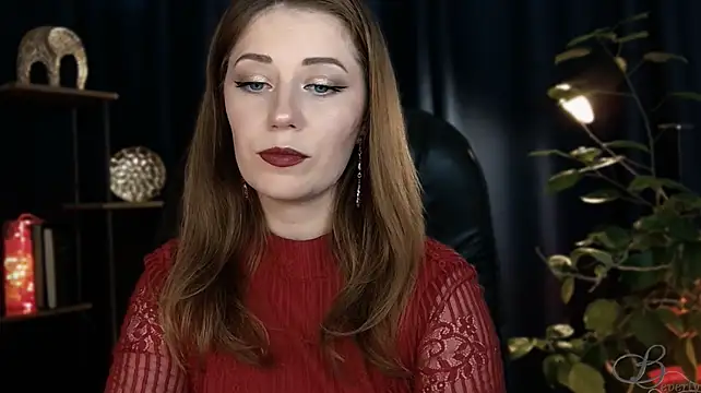 MissBeverlyMills' Live XXX Chat