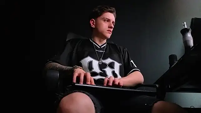 FelixStarkk – Naživo XXX chat