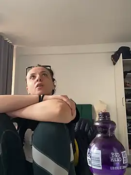 bunnythetailor's Live XXX Chat