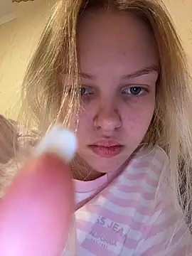 AshleyMur Adlı Modelin Canlı XXX Sohbeti