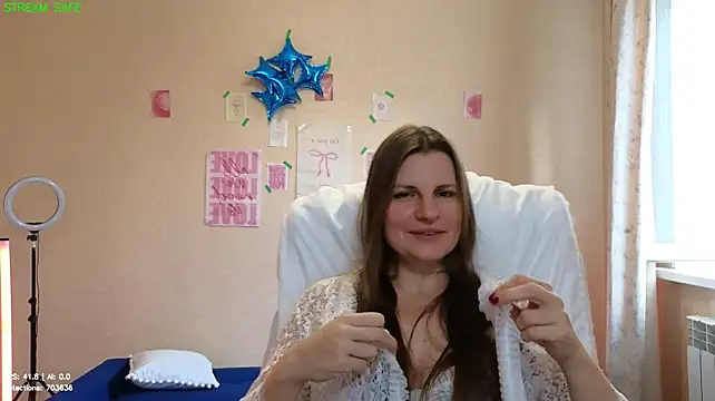 Chat +18 de Mirabelle_Velvet ao vivo