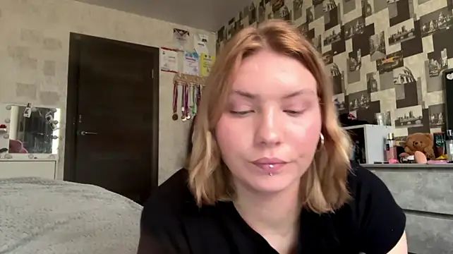 Chat +18 de KiraBlaze_ ao vivo