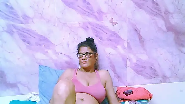 IndianAllure's Live XXX Chat