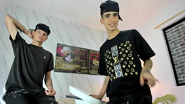 XXX chat uživo modela COOL_BOYS2