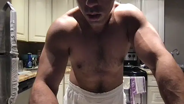 BigGuyMuscle 即時 XXX 聊天
