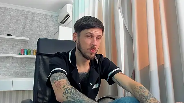 JonahShaw Live XXX Chat