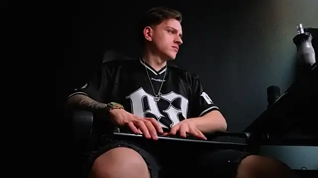 FelixStarkk live XXX chat