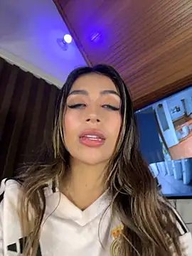 Atenea_cute21 XXX чат на живо