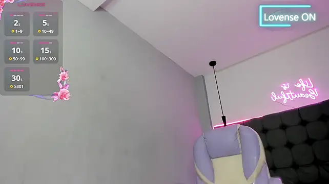 scarletcherry18's Live XXX Chat