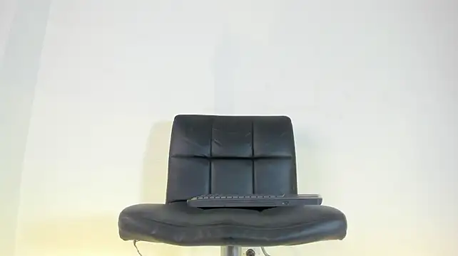 XXX chat uživo modela Jaddyy__
