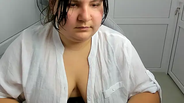 PhoenixFly's Live XXX Chat
