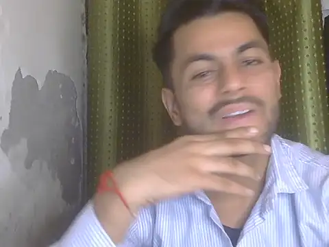 צ'אט XXX בשידור חי של Stubborndesiboy