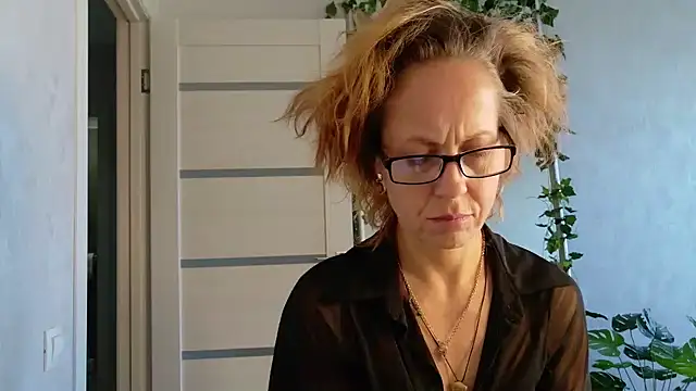 Živý XXX chat LioraWeiss