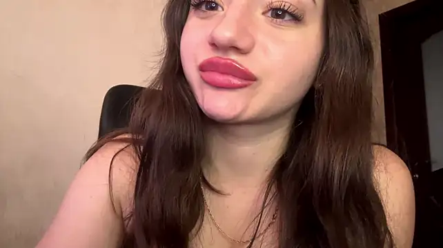MichealFrankland's Live XXX Chat