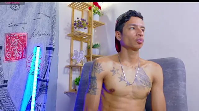 ethanblakee Adlı Modelin Web Kamerası Şovu