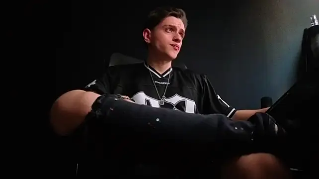 FelixStarkk: απευθείας συνομιλία ΧΧΧ