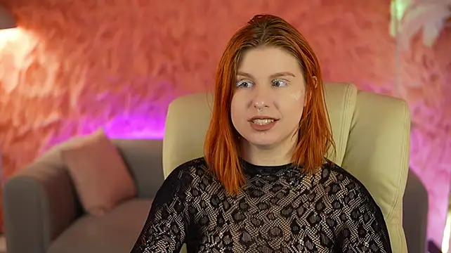 دردشة GingerPinky الجنسية المباشرة