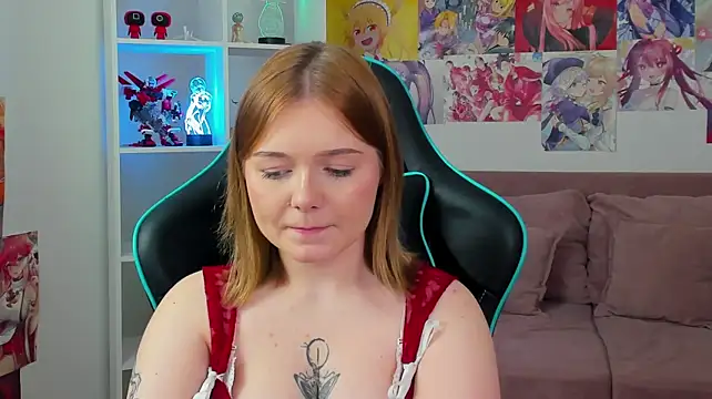ElinaVale Chat XXX in diretta