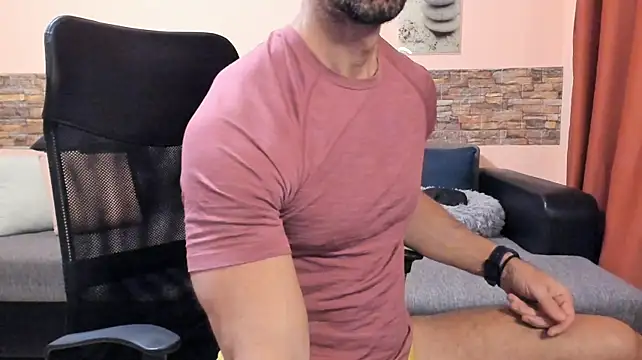 HotHunkTrainer Chat XXX live