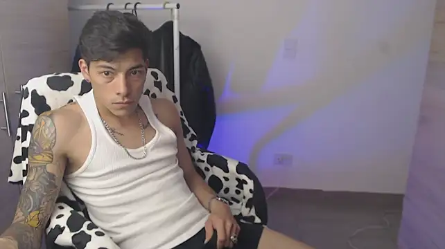 צ'אט XXX בשידור חי של chomelo6