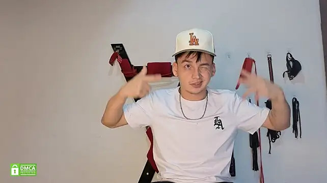 XXX chat uživo modela GoldenBoyDuo