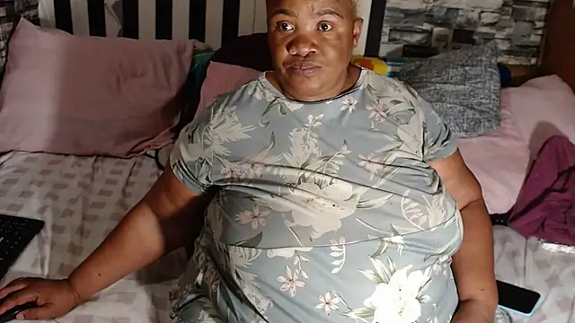 Živý XXX chat BigHotMatureXx