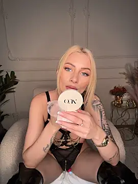 AngieShae's Live XXX Chat
