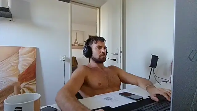 alpha-hunk Chat XXX live
