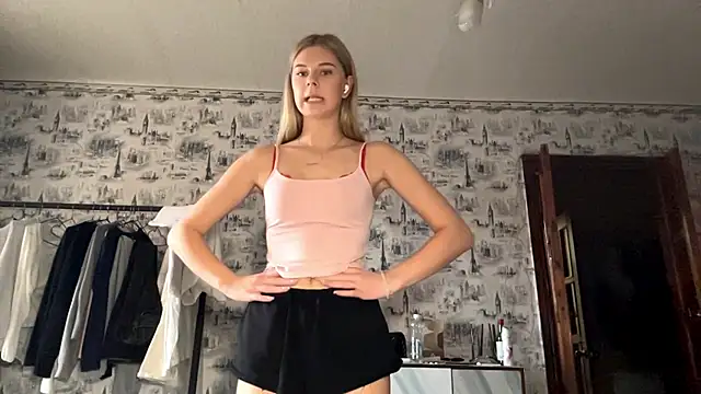 HoneysPiee's Live XXX Chat