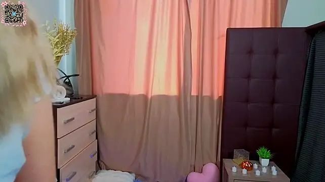 GirlMathExpert élő XXX-chatje