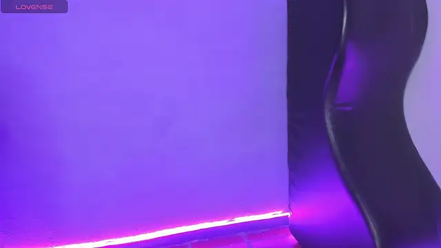 צ'אט XXX בשידור חי של WhyNotDestroy
