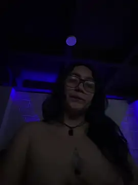 Chat +18 de Ravelyn__ ao vivo