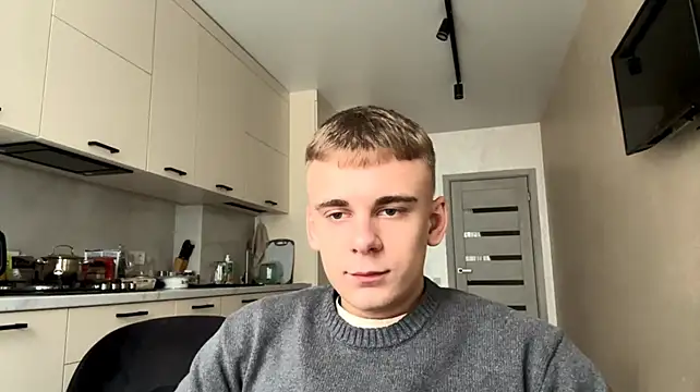 SoloFury Adlı Modelin Canlı XXX Sohbeti