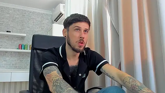 Živý XXX chat JonahShaw