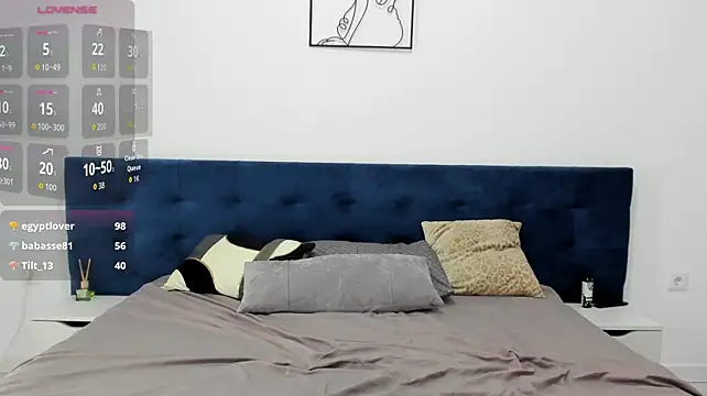 AmiellaRose élő XXX-chatje