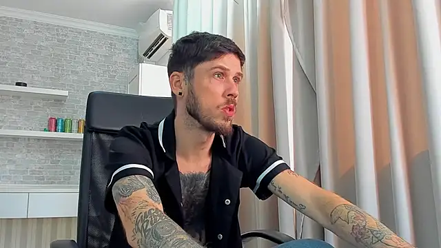 JonahShaw's Live XXX Chat