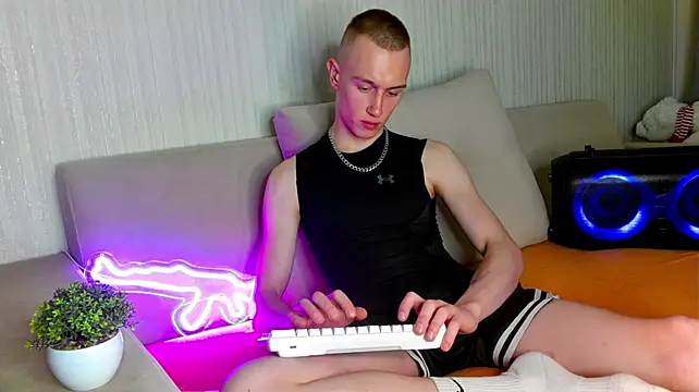 begjaer élő XXX-chatje