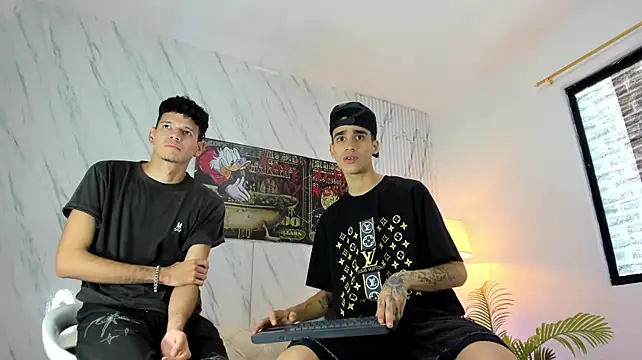 Chat +18 de COOL_BOYS2 ao vivo
