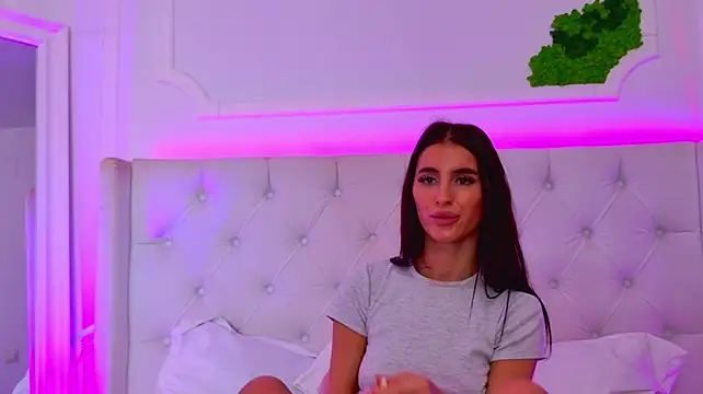 ElisaCharm XXX чат на живо