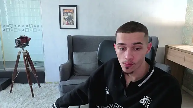 XXX chat uživo modela KaydenDrew