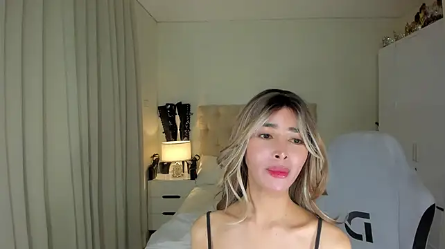XXX chat uživo modela Lovable_with_bigsurprise