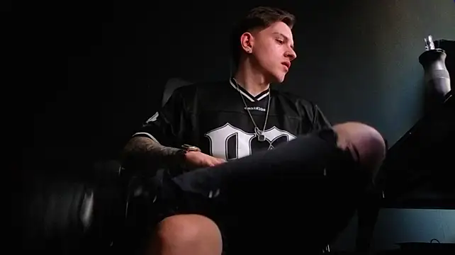 Czat XXX na żywo – FelixStarkk