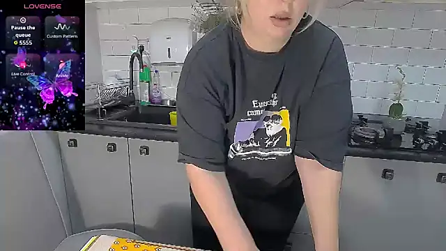 erikaerika's Live XXX Chat