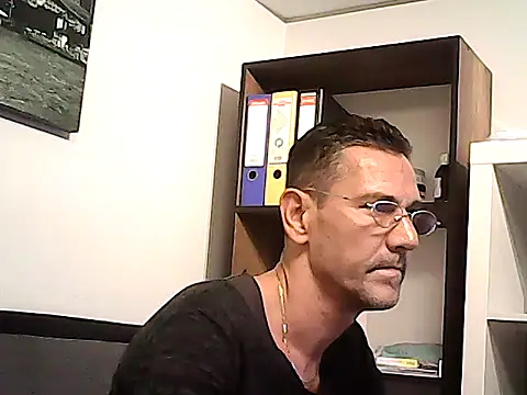mastercharisma35 Adlı Modelin Canlı XXX Sohbeti